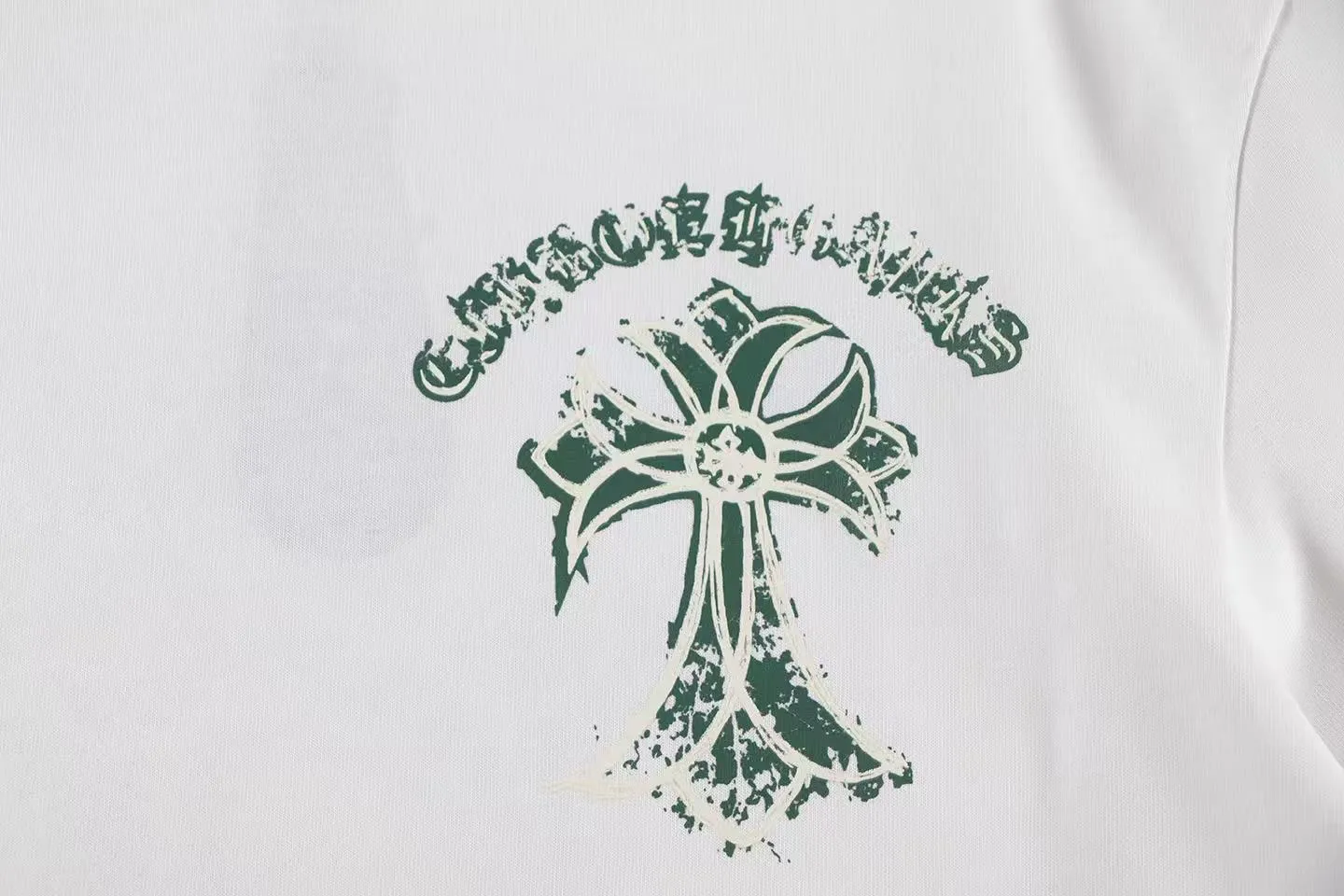 🅿️150 Style: 2025 new Croix Heart short-sleeved T-shirt Material: High version 300g double yarn combed cotton Size: S～XL Color: White Style number: Z017